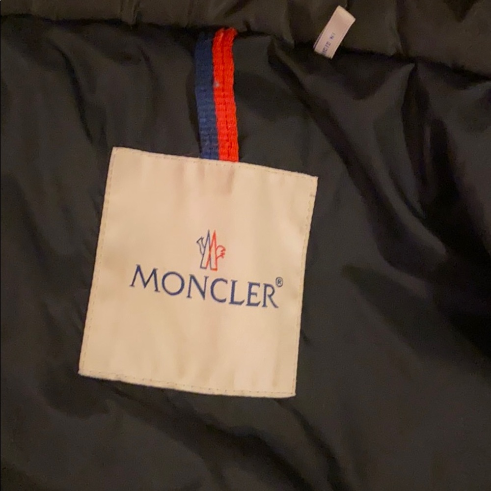 Monclear used coat ( size 2)